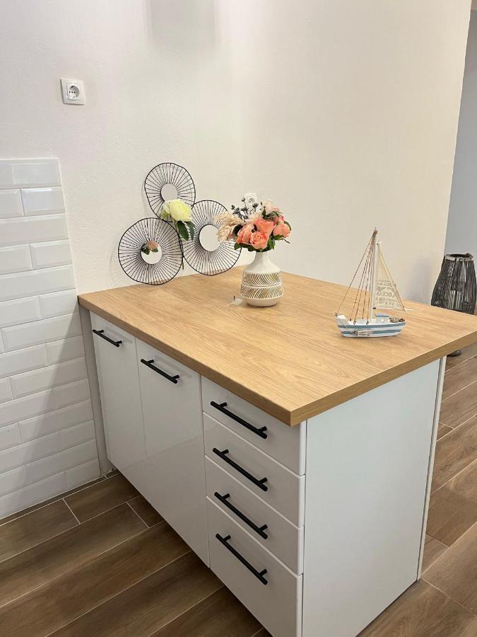 Apartments Mia Бибине Екстериор снимка