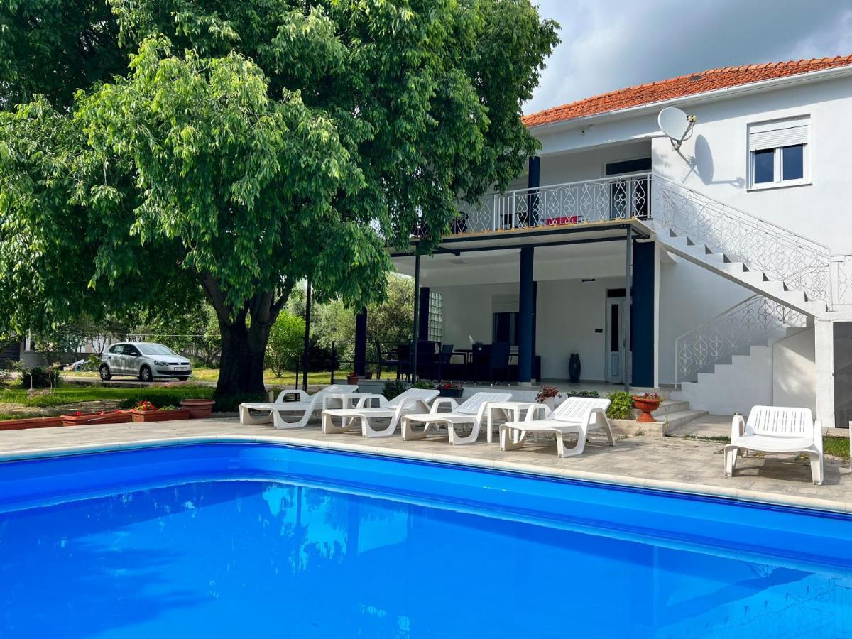 Apartments Mia Бибине Екстериор снимка