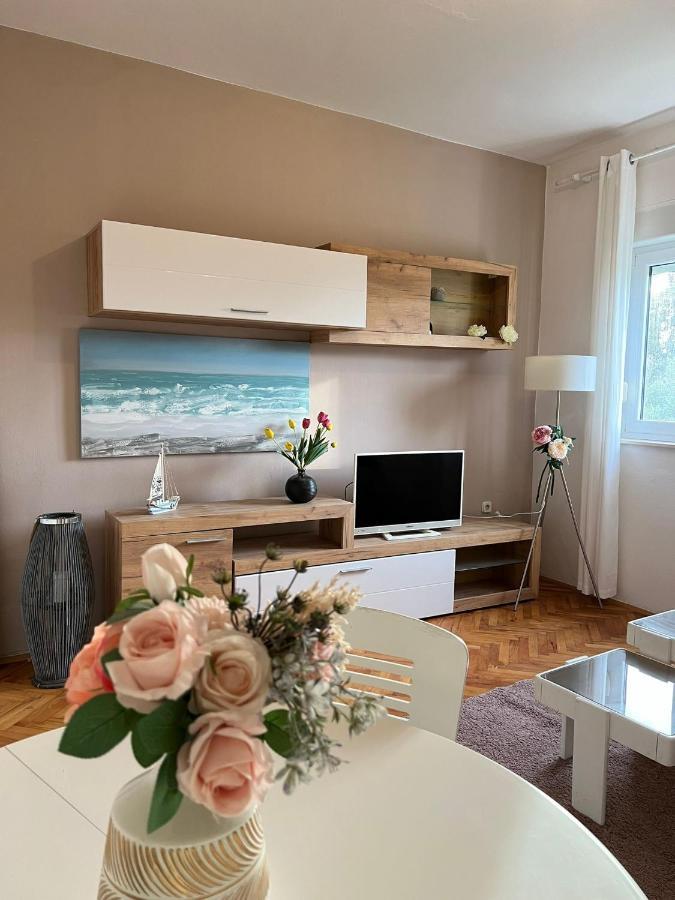 Apartments Mia Бибине Екстериор снимка