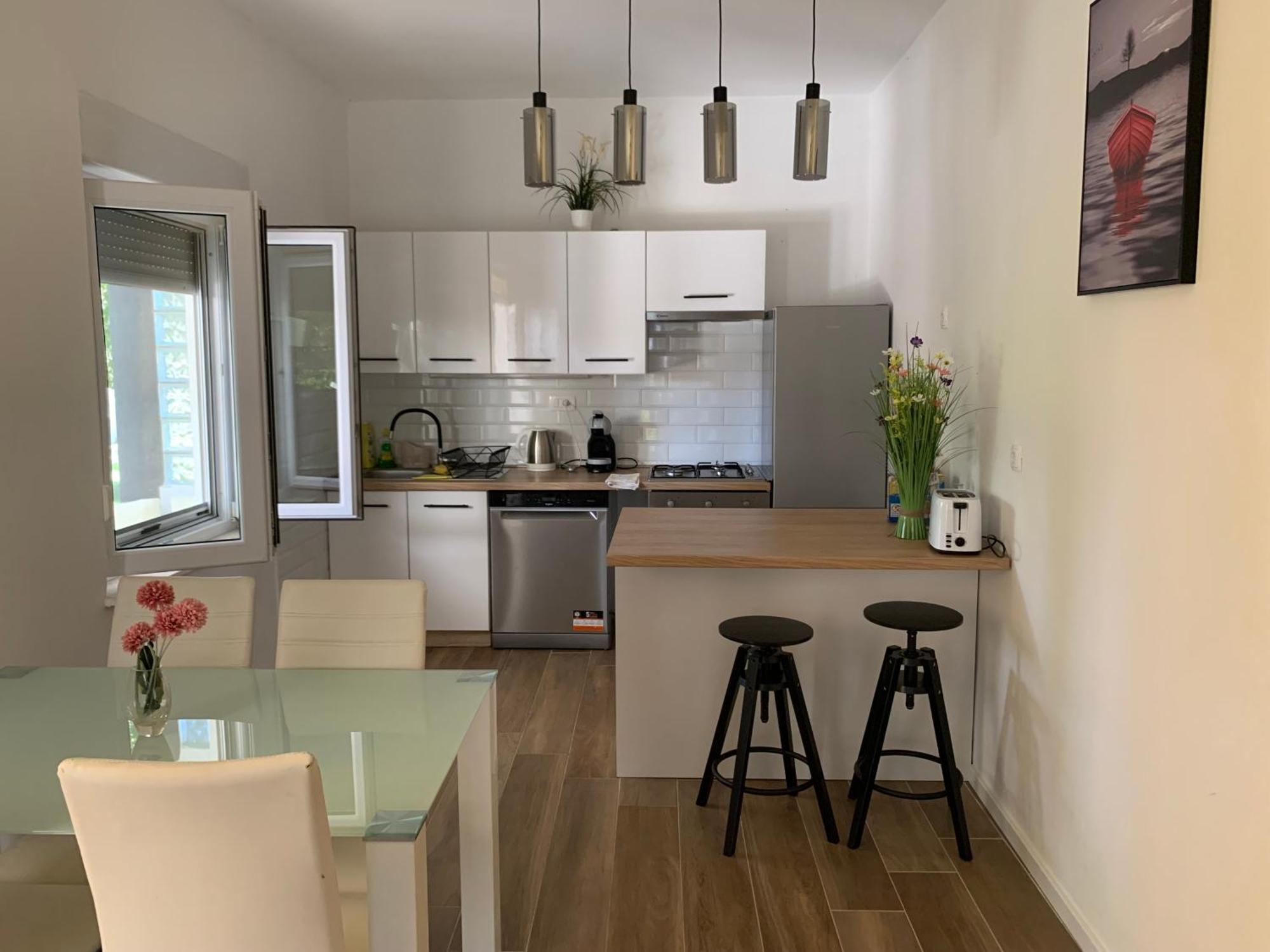Apartments Mia Бибине Екстериор снимка